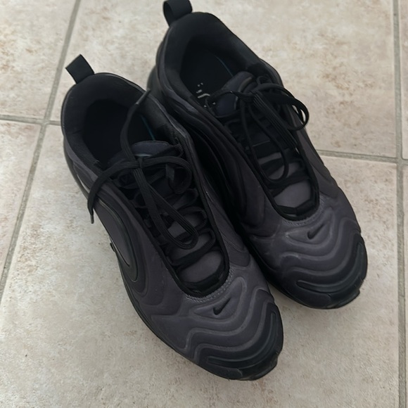 Nike Air Max 720 - Picture 6 of 8